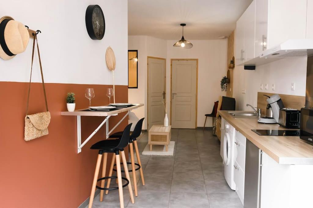 T2 Idealement Situe * Hyper Centre/canal * Appartement *