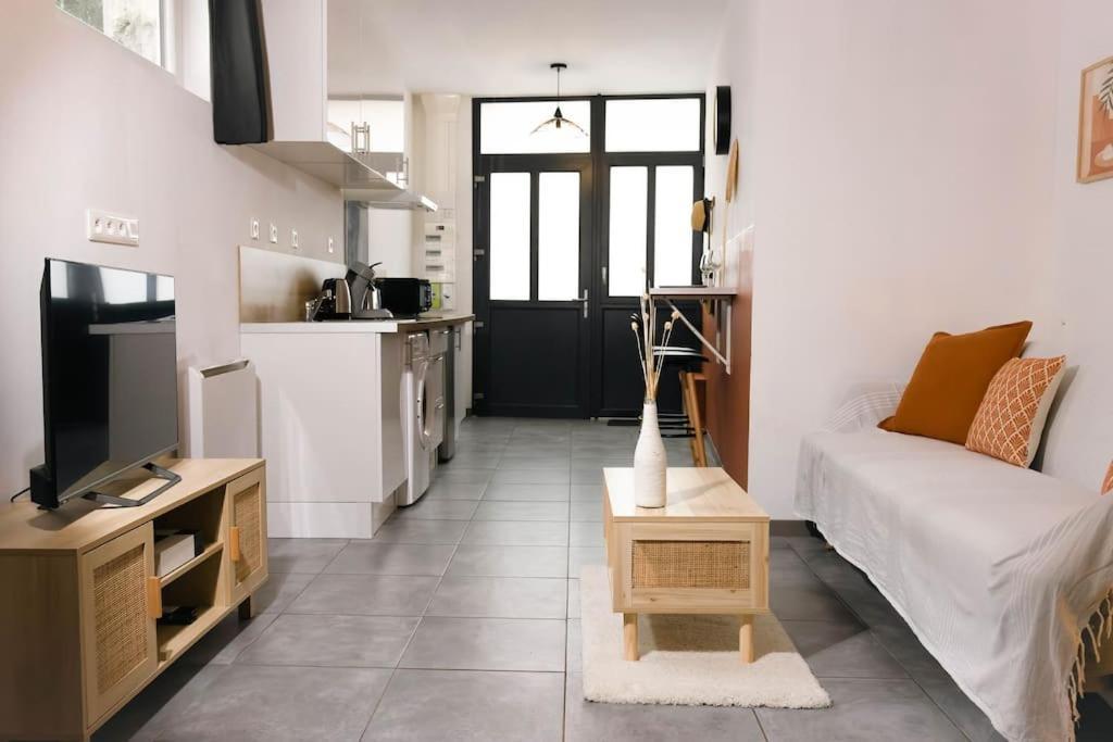 Appartement T2 Idealement Situe * Hyper Centre/canal * *